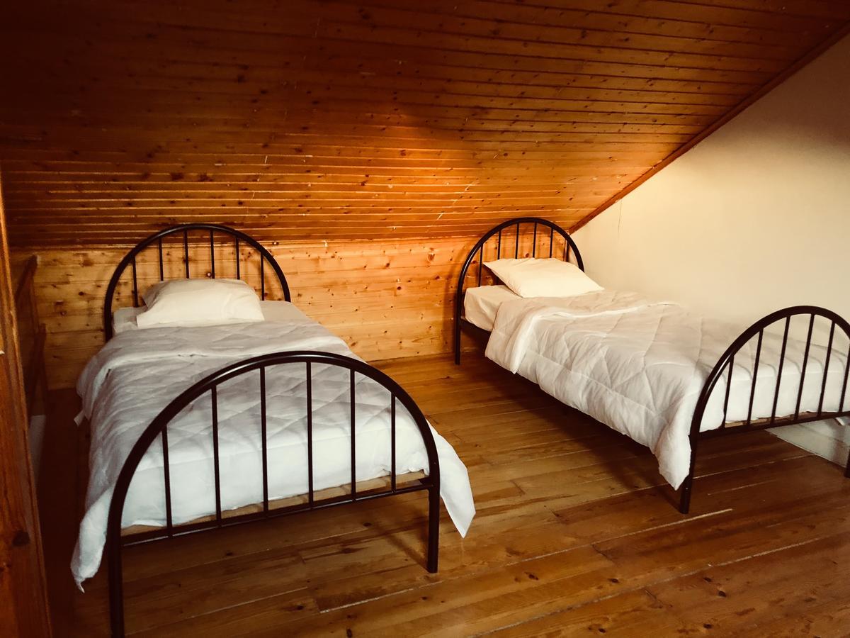 Aristheu Hostel *